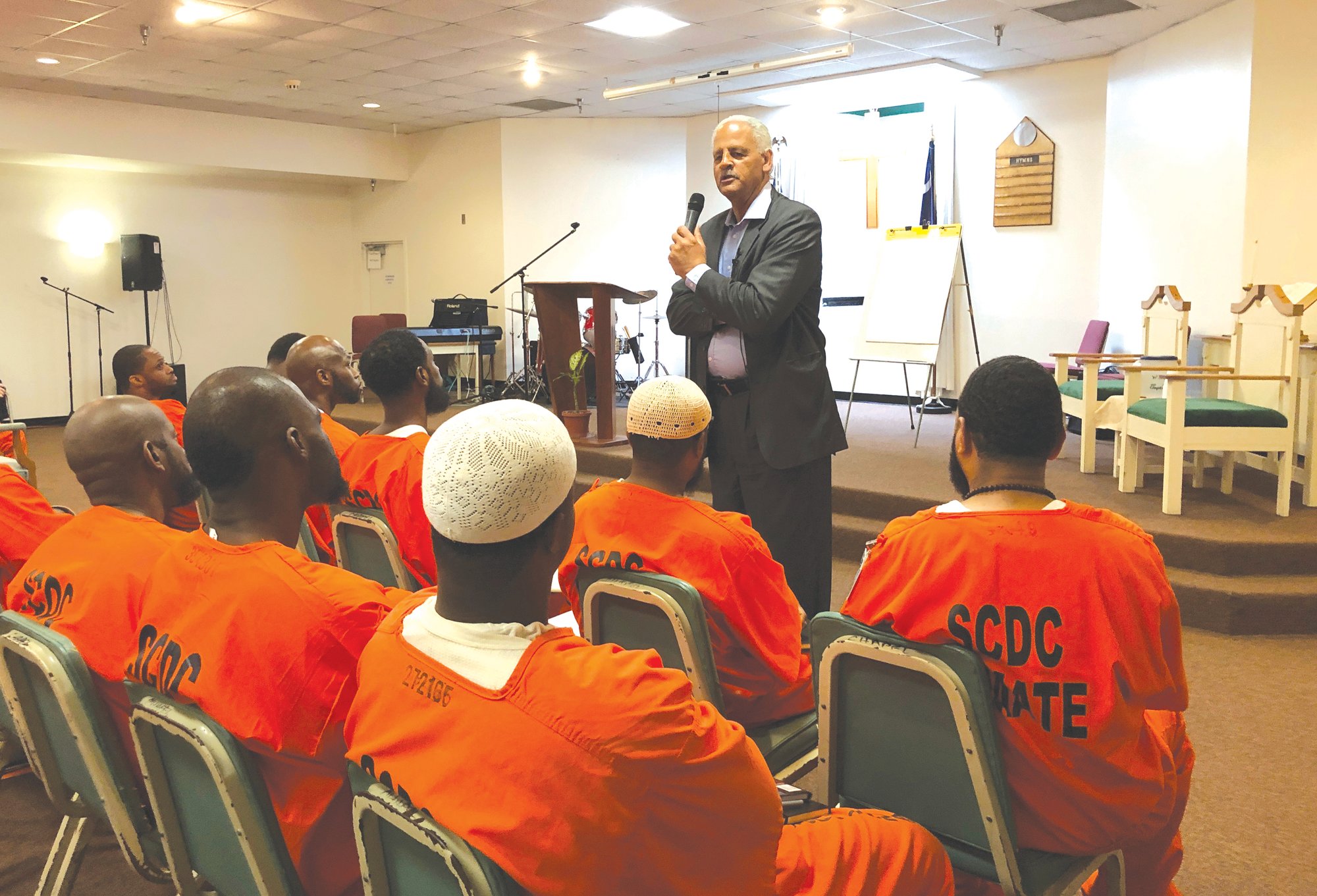 Stedman Graham visits Lee Correctional inmates | The Sumter Item